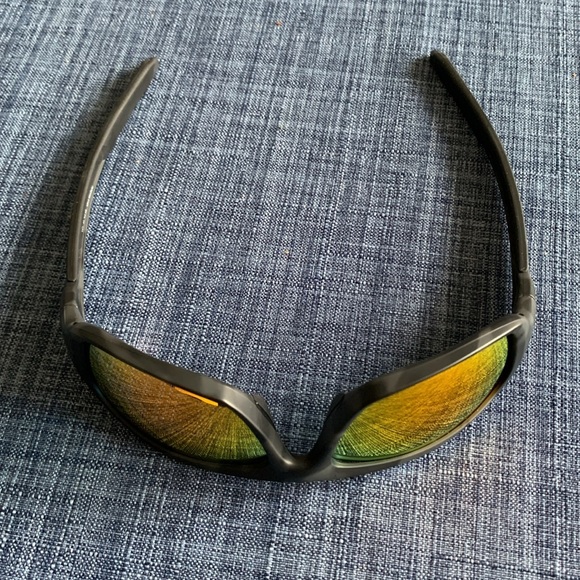 Oakley VALVE  009236-3160  Matte Black Camo Rubi Iridium Polarized sunglasses - Picture 13 of 16